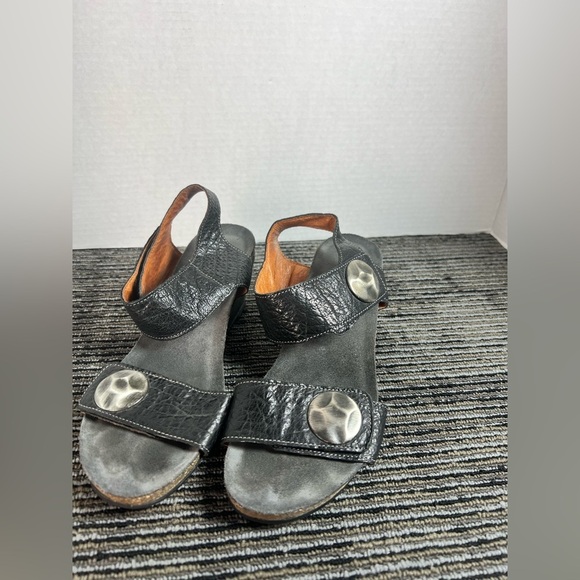 Taos Women's Boardwalk Wedge Sandal Black-Size 38 (US 7-7.5) - Picture 4 of 14